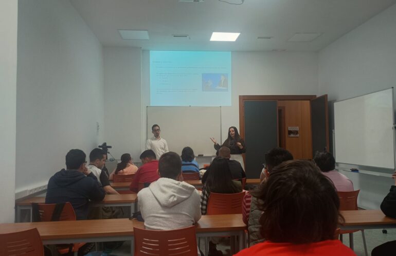 Charla sobre educación financiera con el Banco Sabadell