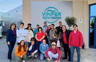Grupo de alumnos incluye e inserta